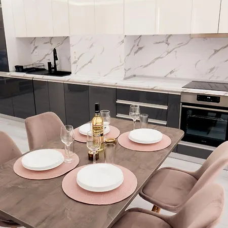 Sd & Free Parking Apartment